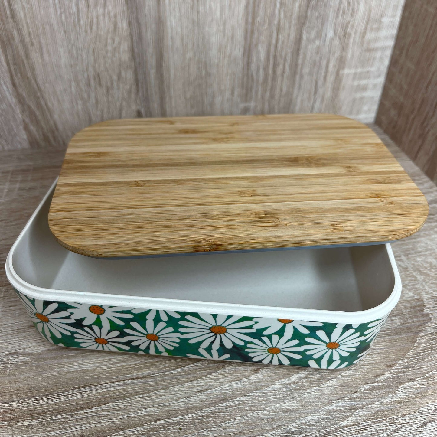 Bamboo Daisy lunch box.