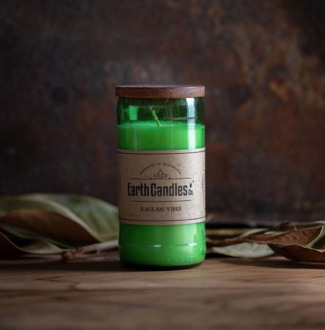 Raglan Vibes Soy Candle from Earth candles. Proudly made in New Zealand from re purposed bottles. This one is 200 grams