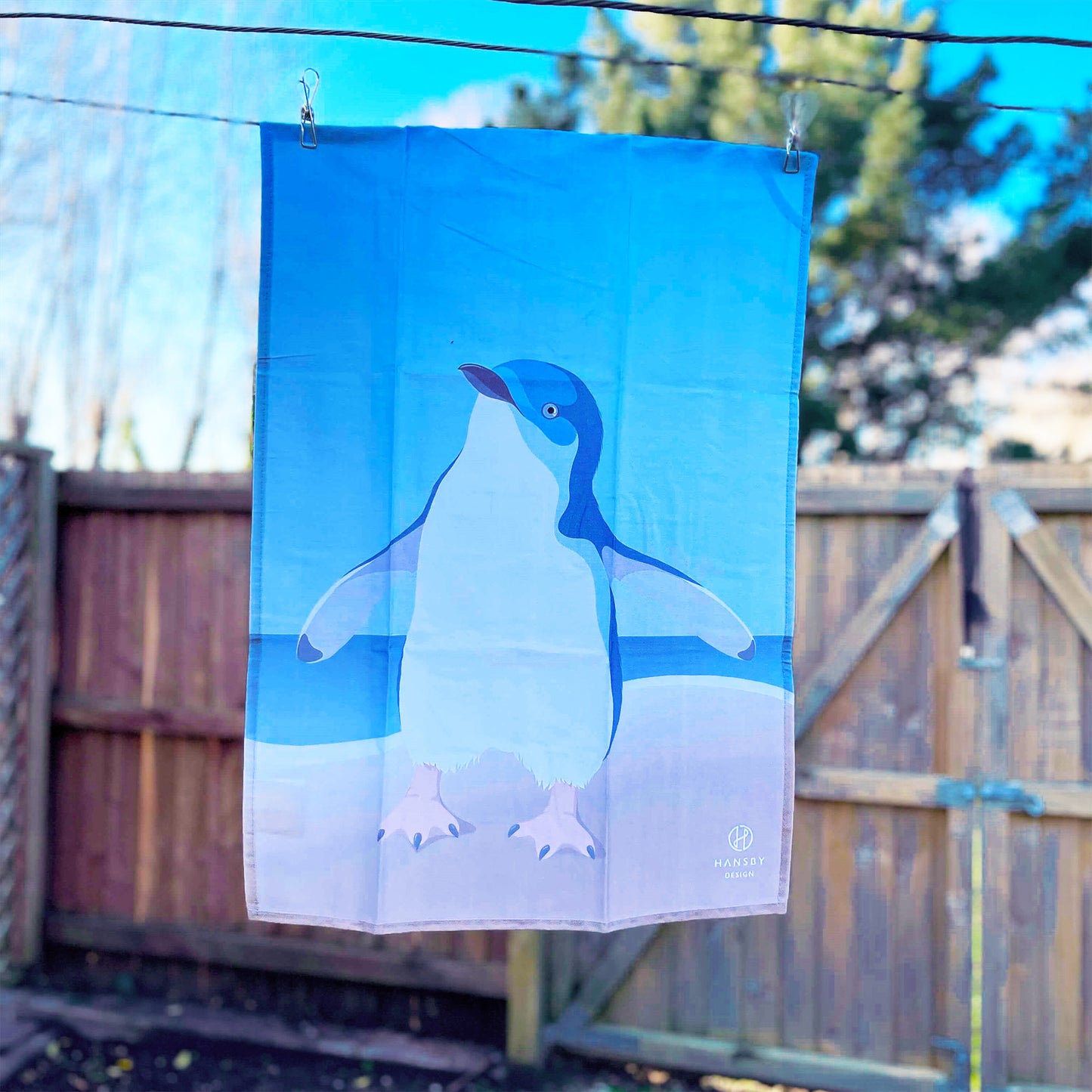 Tea towel with a Little Blue Penguin.