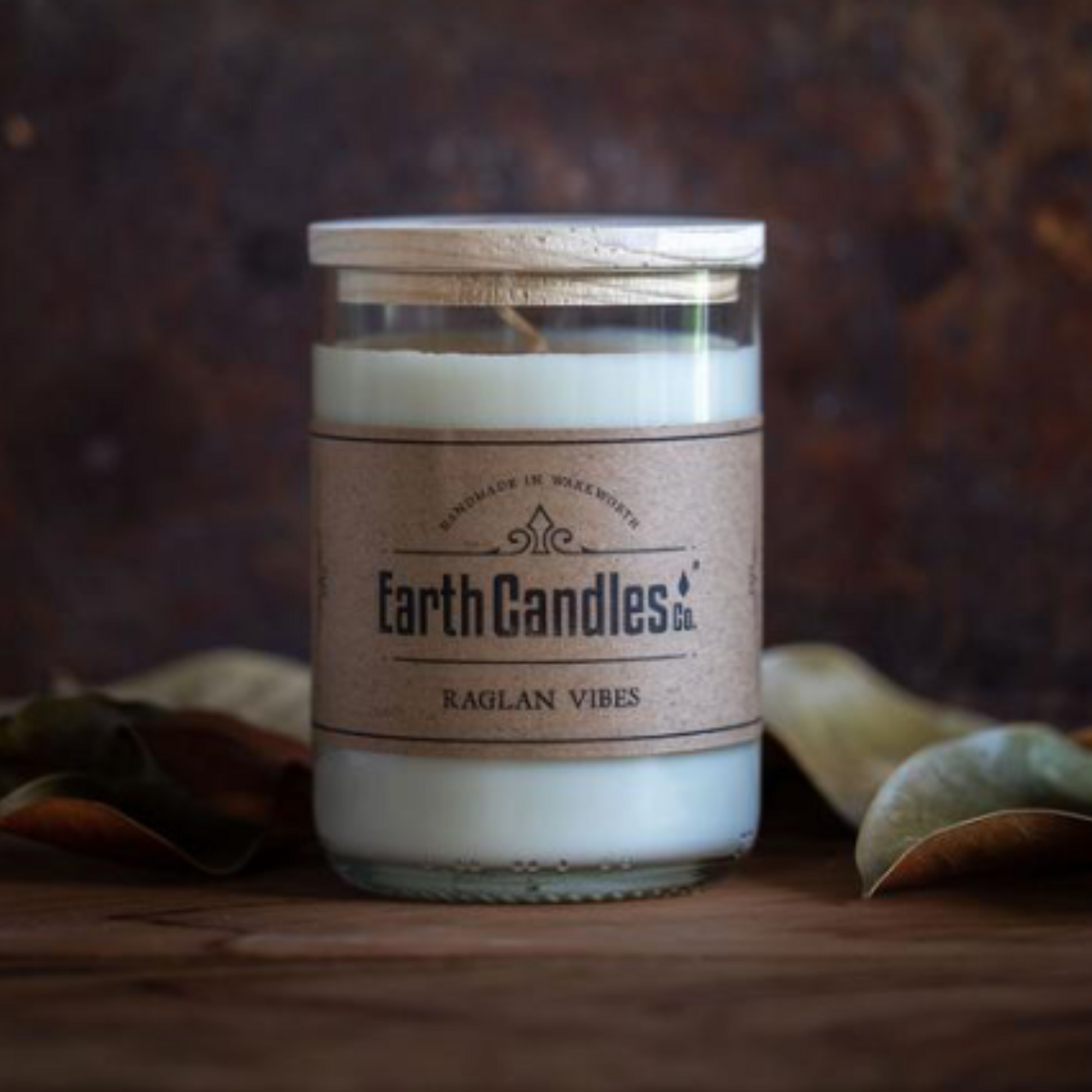 Raglan Vibes Soy Candle from Earth candles. Proudly made in New Zealand from re purposed bottles. This one is 360 grams