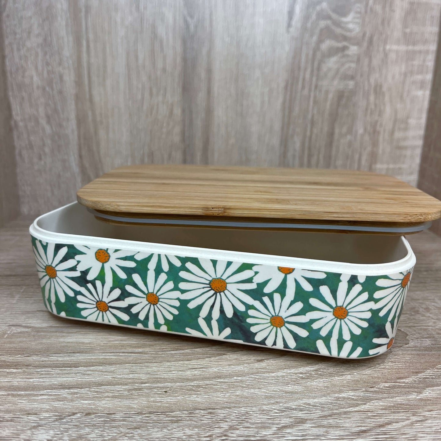 Bamboo Daisy lunch box.