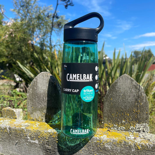 Camelbak carry cap drink bottle in coastal green.