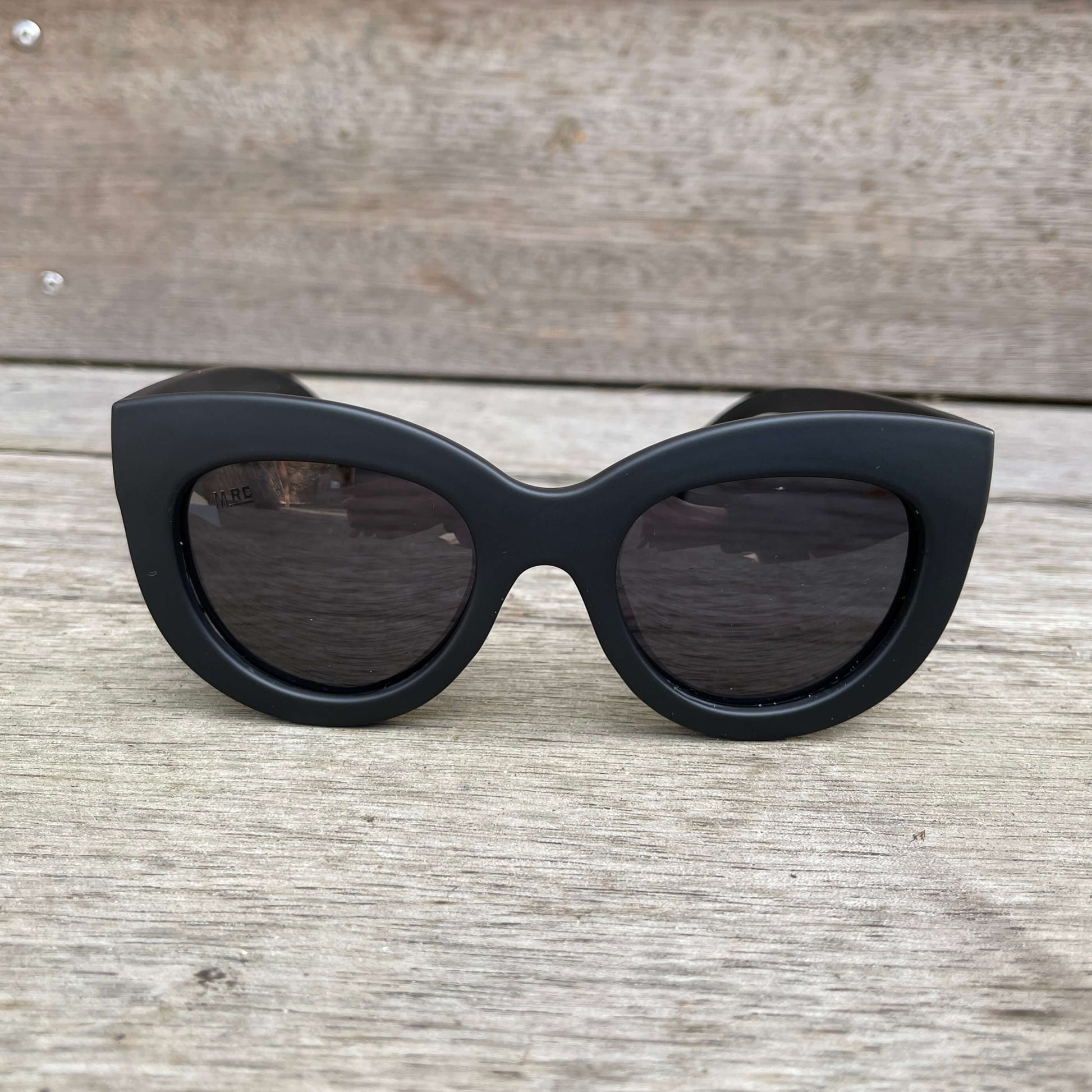 Womens sunglasses with Elizabeth Taylor style frames in black