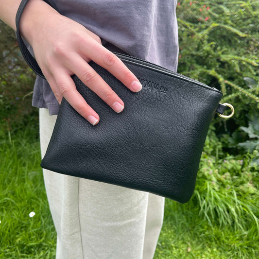 Black clutch from Moana Rd.