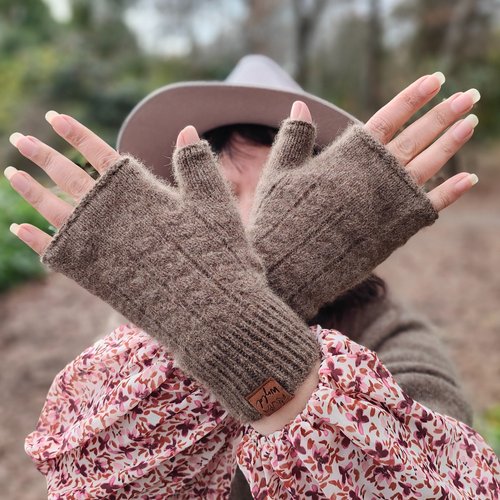 Fingerless gloves in natural brown wool by Wyld.
